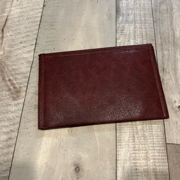 Maroon Bcbg envelope clutch AF - Picture 2 of 8